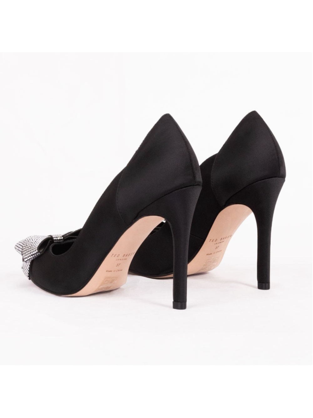 Ted Baker Orlilas Pointed Toe Satin Crystal Bow Stiletto Pumps Black Size 38/7.5 - Picture 2 of 13